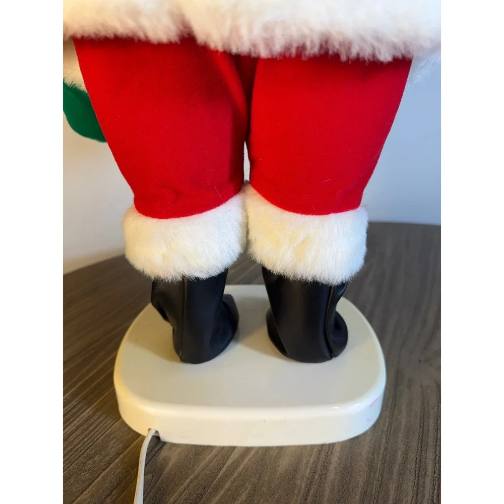 Vintage Rennoc Animated Santa Claus Figure 24